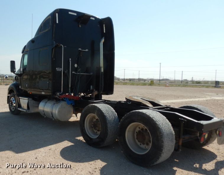 image for item DC2038 2009 Peterbilt 387  semi truck
