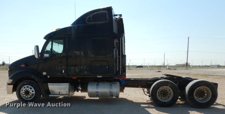 image for item DC2038 2009 Peterbilt 387  semi truck