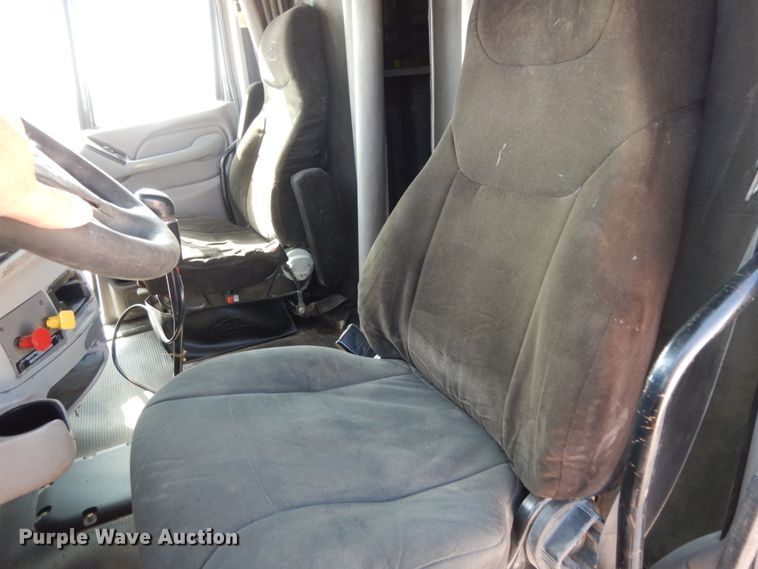 image for item DC2038 2009 Peterbilt 387  semi truck