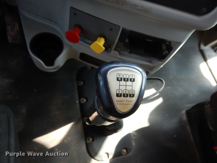 image for item DC2038 2009 Peterbilt 387  semi truck