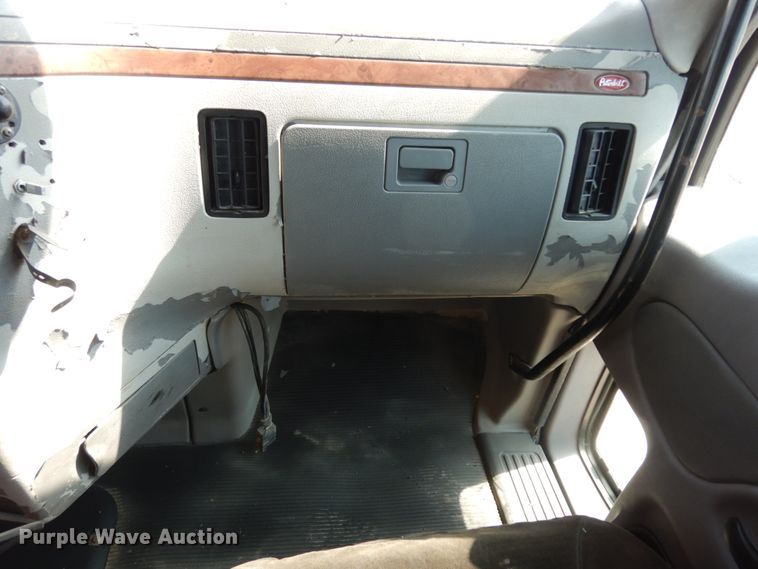 image for item DC2038 2009 Peterbilt 387  semi truck