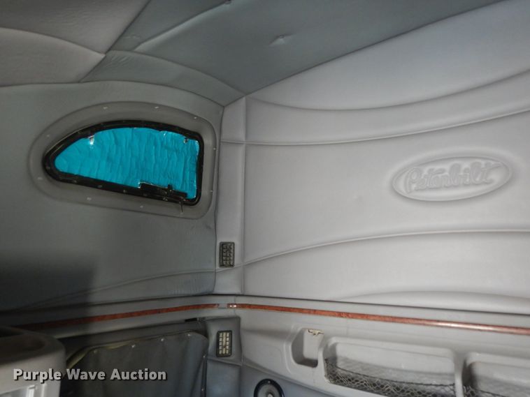 image for item DC2038 2009 Peterbilt 387  semi truck