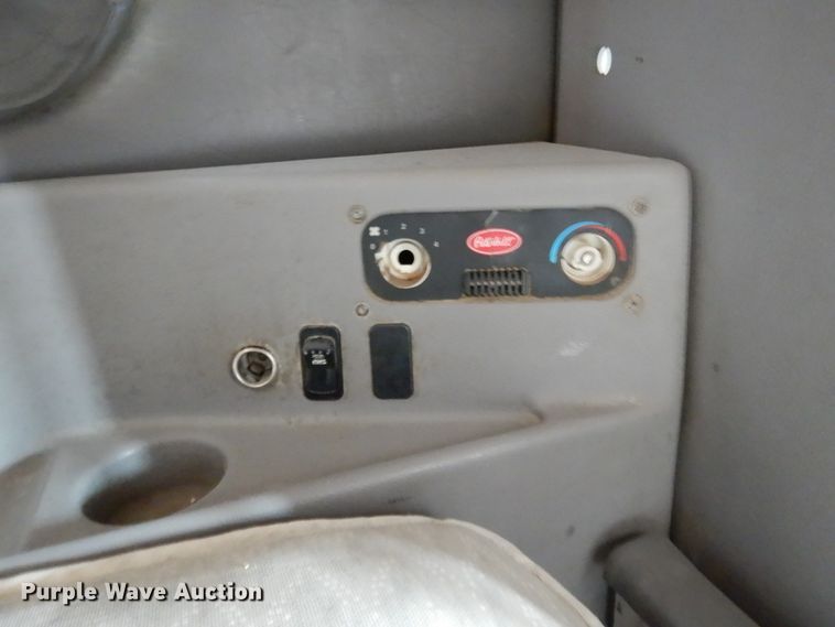 image for item DC2038 2009 Peterbilt 387  semi truck