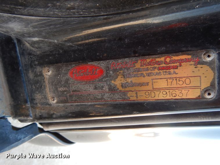 image for item DC2038 2009 Peterbilt 387  semi truck