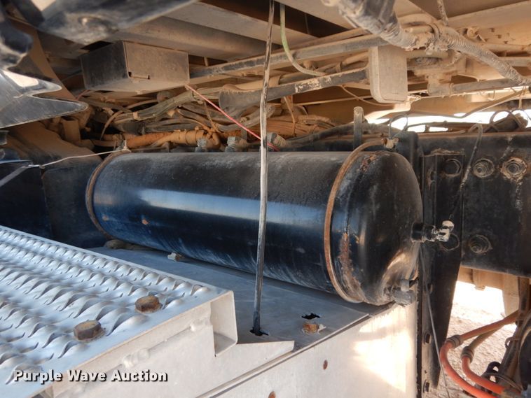 image for item DC2038 2009 Peterbilt 387  semi truck