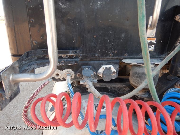 image for item DC2038 2009 Peterbilt 387  semi truck