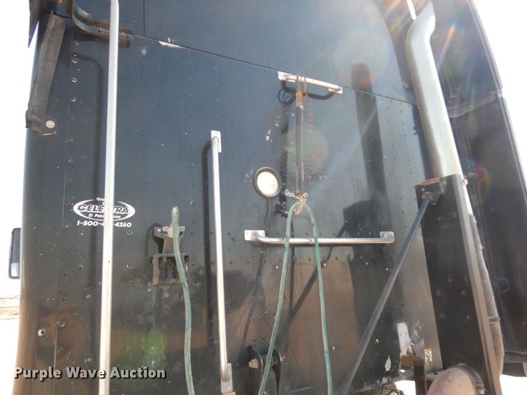 image for item DC2038 2009 Peterbilt 387  semi truck