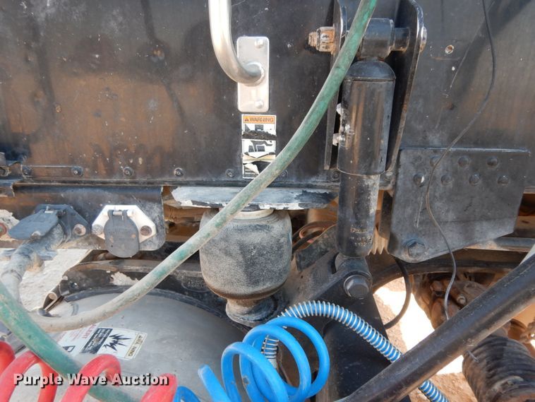 image for item DC2038 2009 Peterbilt 387  semi truck