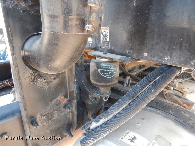 image for item DC2038 2009 Peterbilt 387  semi truck