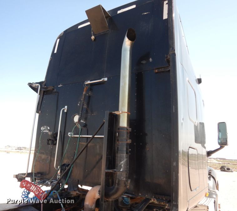 image for item DC2038 2009 Peterbilt 387  semi truck