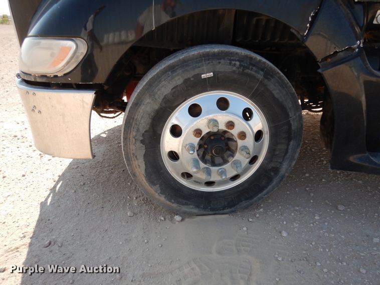 image for item DC2038 2009 Peterbilt 387  semi truck