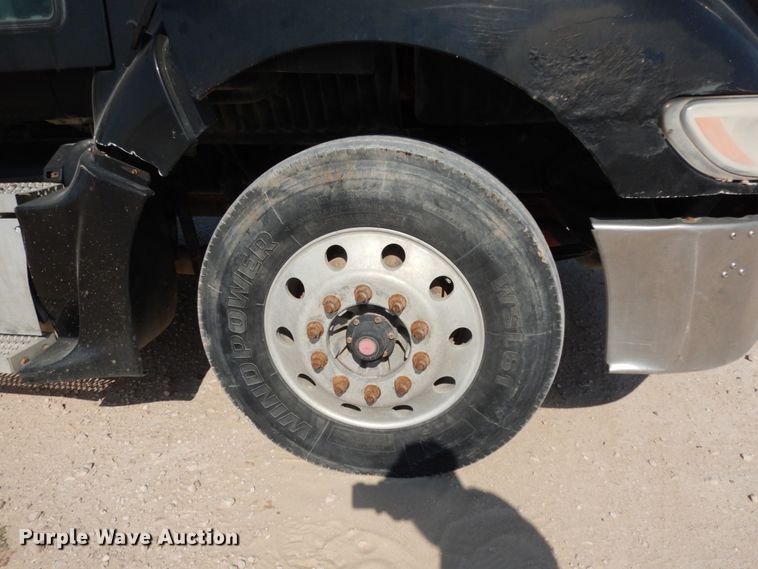 image for item DC2038 2009 Peterbilt 387  semi truck