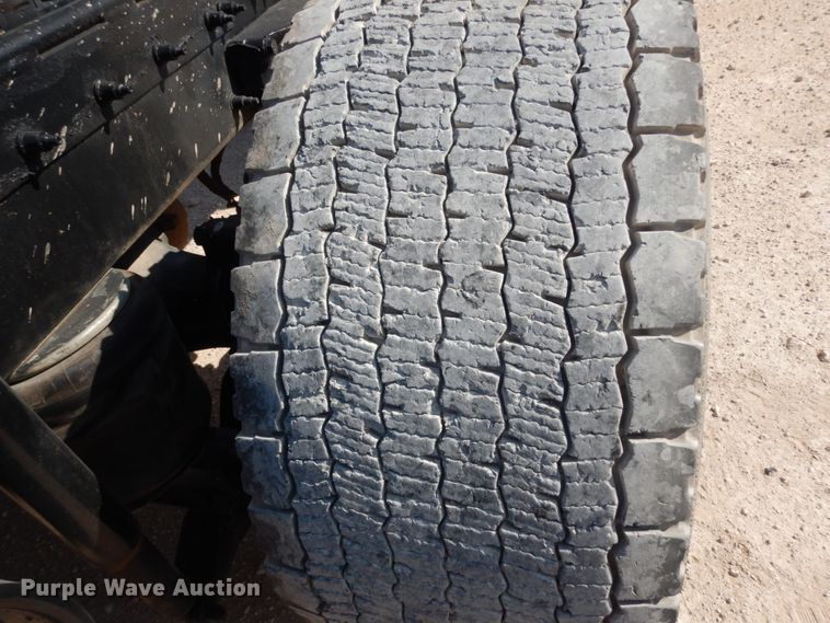 image for item DC2038 2009 Peterbilt 387  semi truck