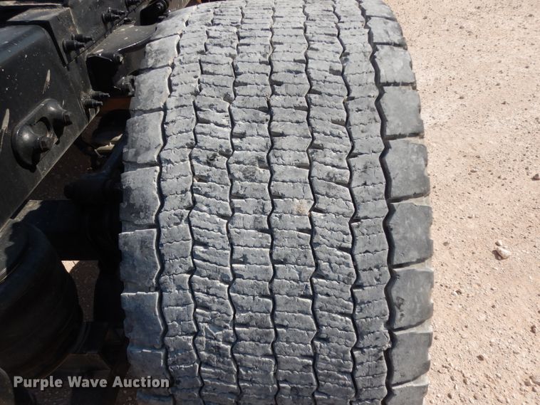 image for item DC2038 2009 Peterbilt 387  semi truck