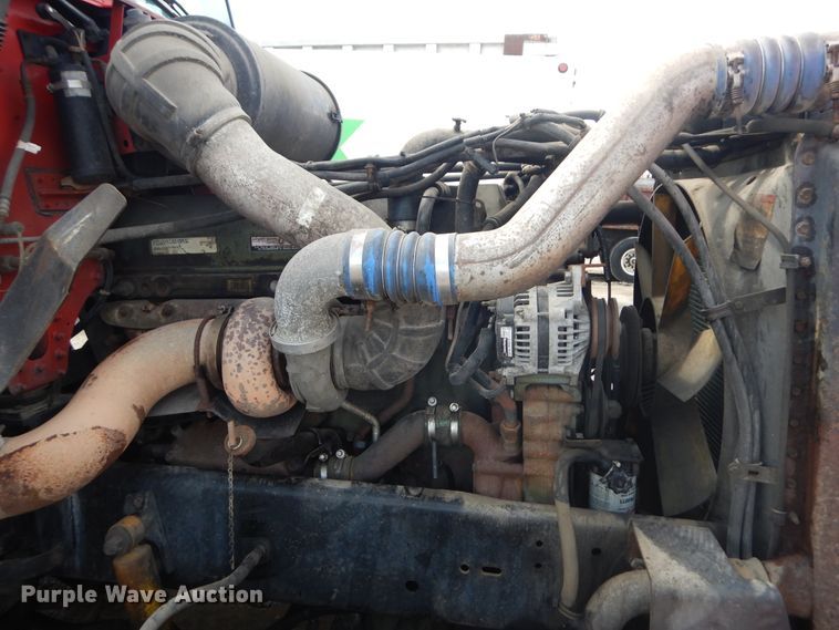 image for item DF6793 1997 Freightliner FLD120  semi truck