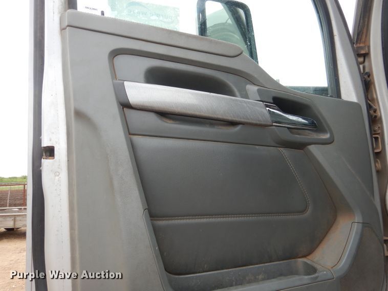 image for item DJ8850 2016 Kenworth T680  semi truck