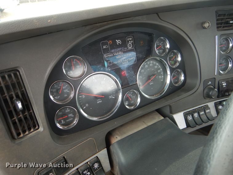 image for item DJ8850 2016 Kenworth T680  semi truck