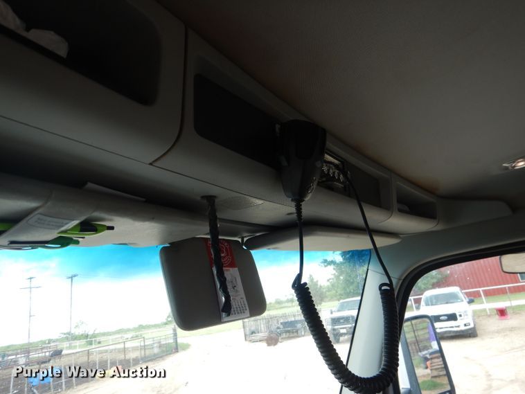 image for item DJ8850 2016 Kenworth T680  semi truck