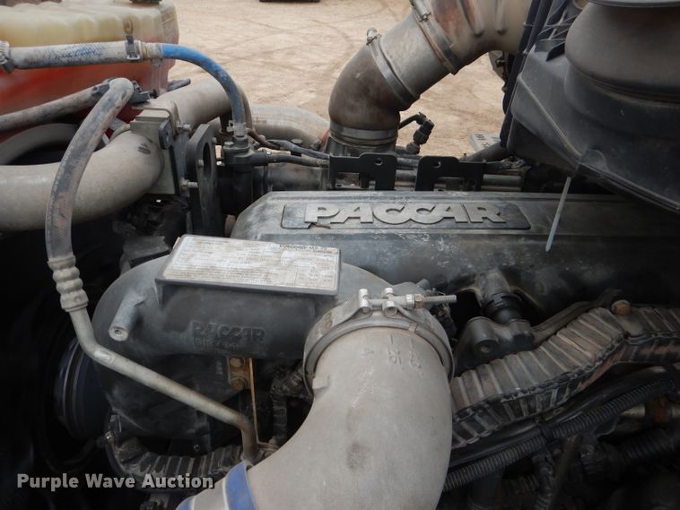 image for item DJ8850 2016 Kenworth T680  semi truck