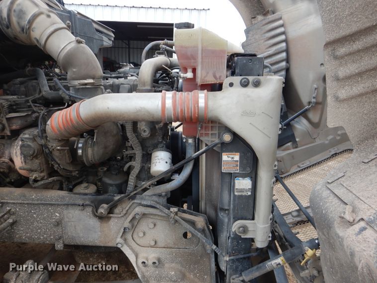 image for item DJ8850 2016 Kenworth T680  semi truck