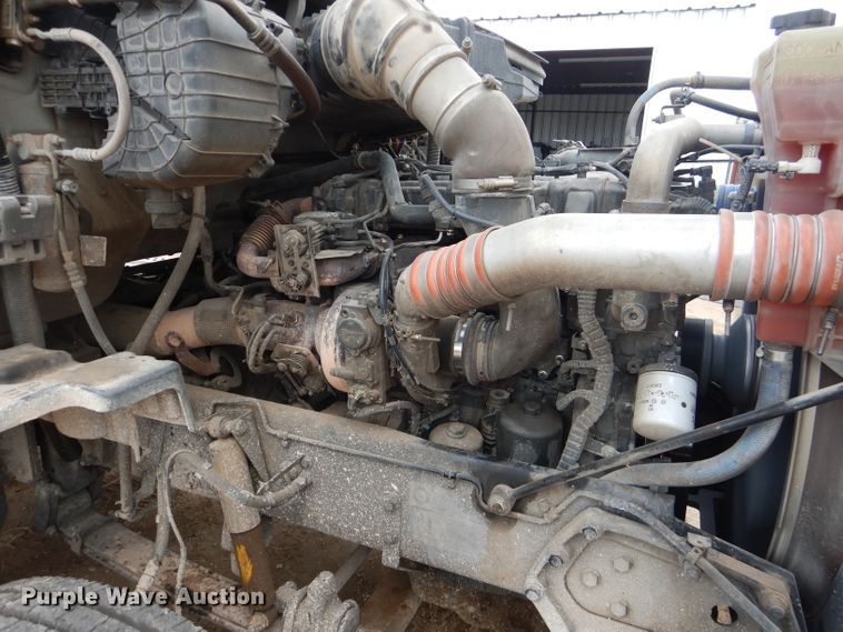 image for item DJ8850 2016 Kenworth T680  semi truck