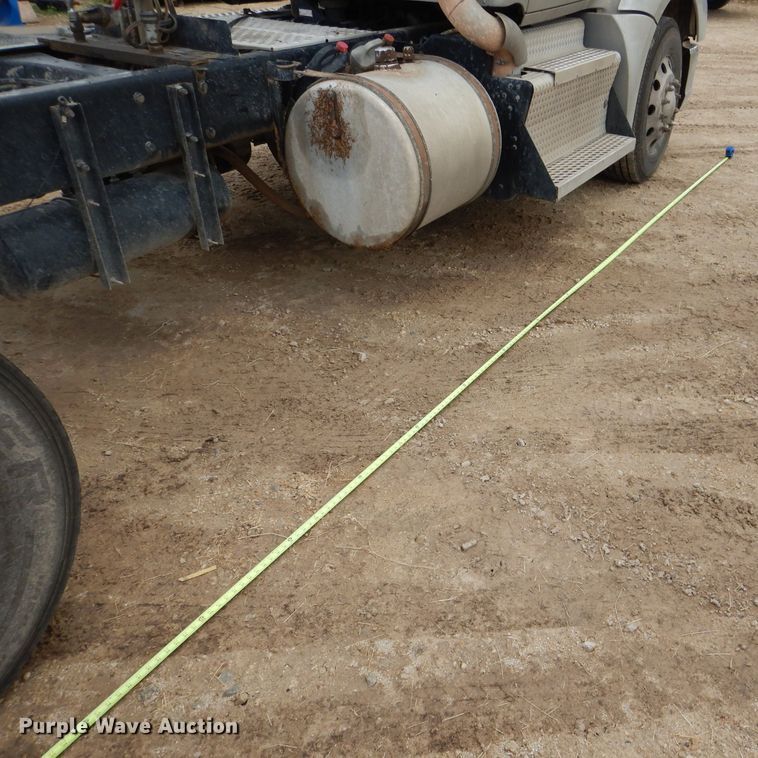 image for item DJ8850 2016 Kenworth T680  semi truck