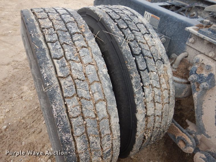 image for item DJ8850 2016 Kenworth T680  semi truck