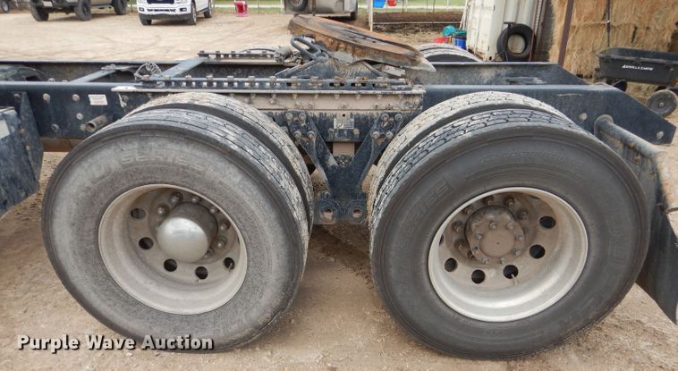 image for item DJ8850 2016 Kenworth T680  semi truck