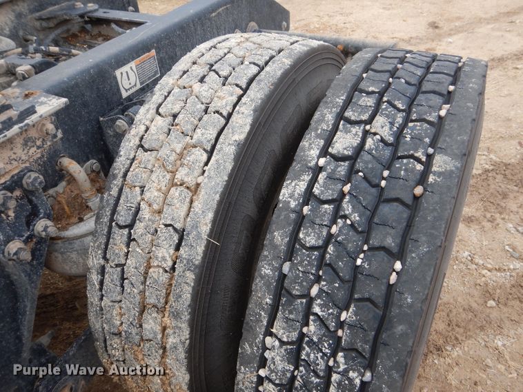 image for item DJ8850 2016 Kenworth T680  semi truck