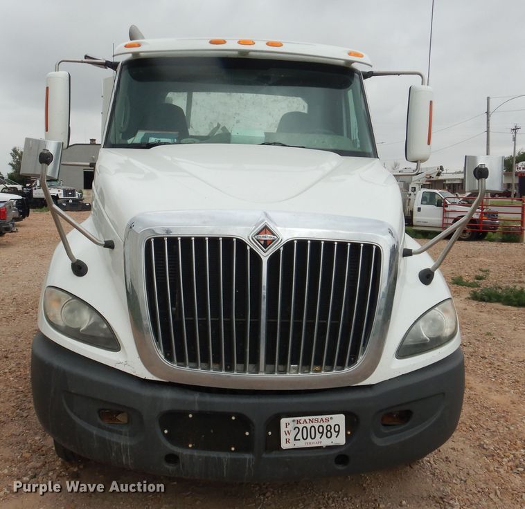 image for item DL0411 2010 International ProStar  semi truck