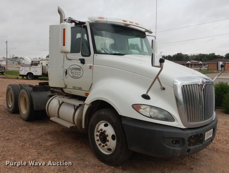 image for item DL0411 2010 International ProStar  semi truck