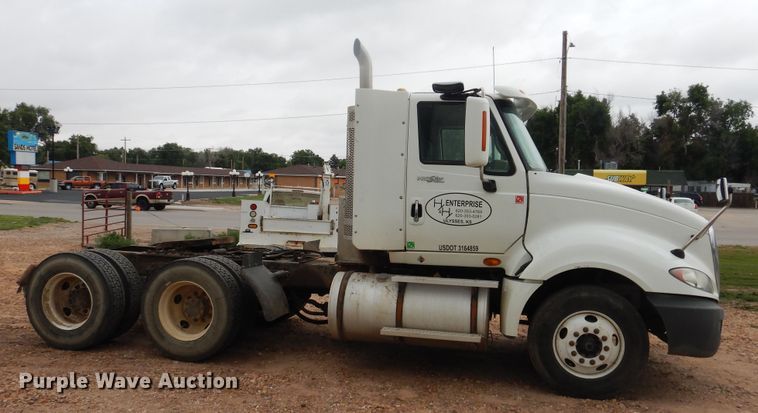 image for item DL0411 2010 International ProStar  semi truck