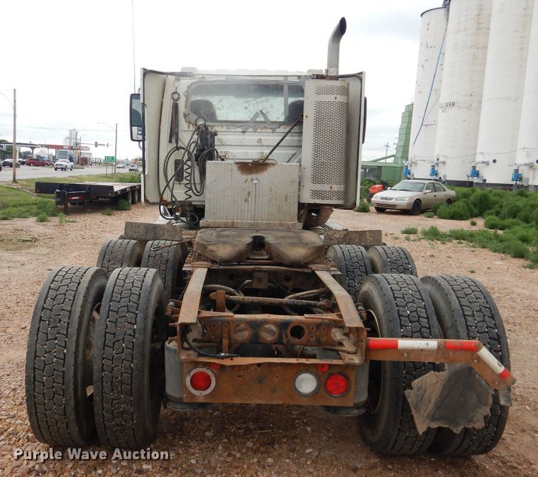 image for item DL0411 2010 International ProStar  semi truck