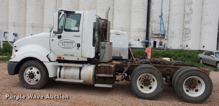 image for item DL0411 2010 International ProStar  semi truck