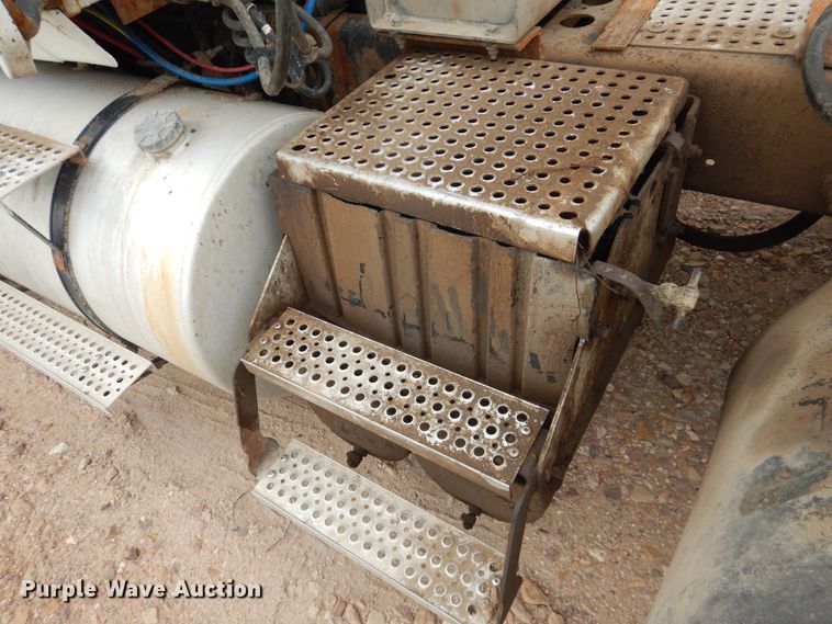 image for item DL0411 2010 International ProStar  semi truck