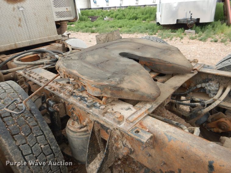 image for item DL0411 2010 International ProStar  semi truck