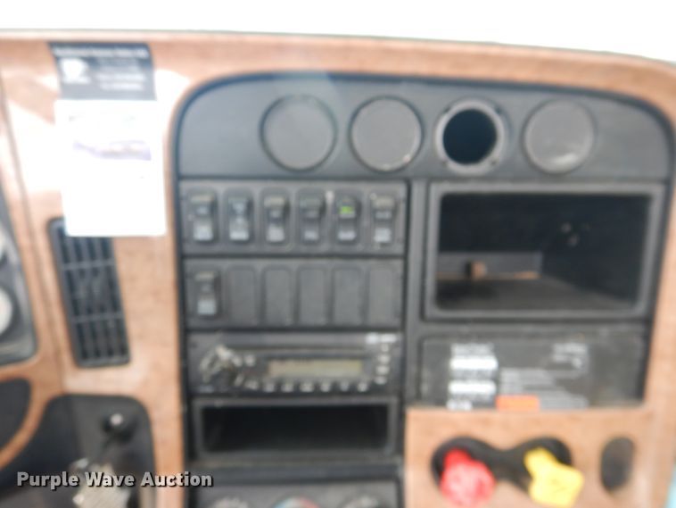 image for item DL0411 2010 International ProStar  semi truck