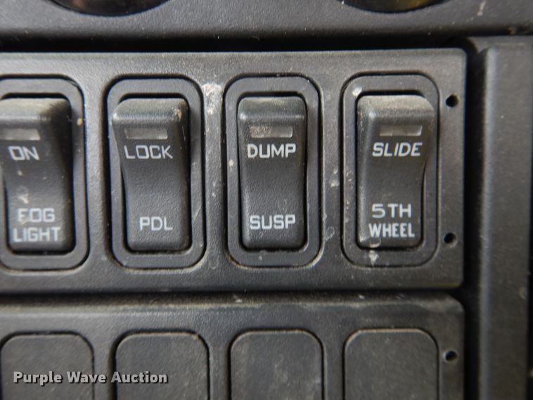 image for item DL0411 2010 International ProStar  semi truck