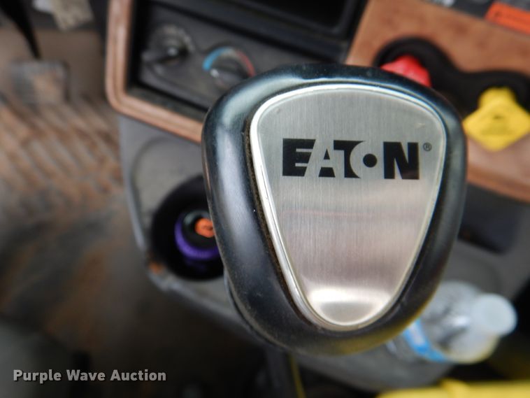 image for item DL0411 2010 International ProStar  semi truck