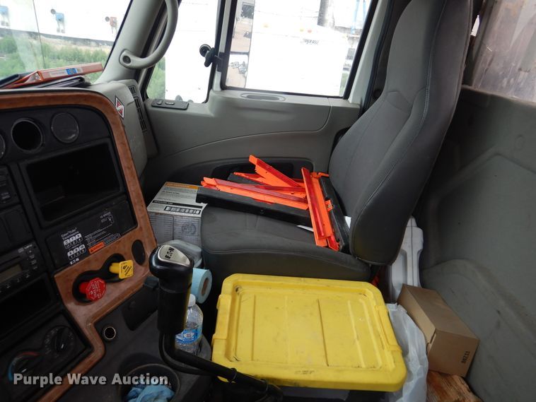 image for item DL0411 2010 International ProStar  semi truck