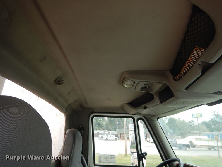 image for item DL0411 2010 International ProStar  semi truck