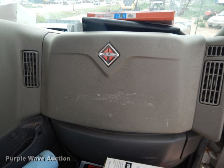 image for item DL0411 2010 International ProStar  semi truck