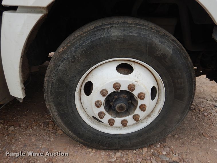 image for item DL0411 2010 International ProStar  semi truck