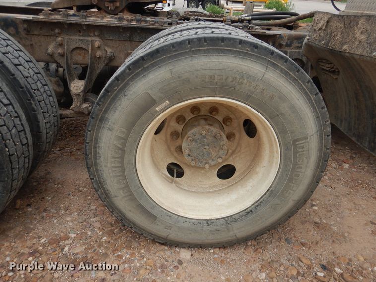 image for item DL0411 2010 International ProStar  semi truck