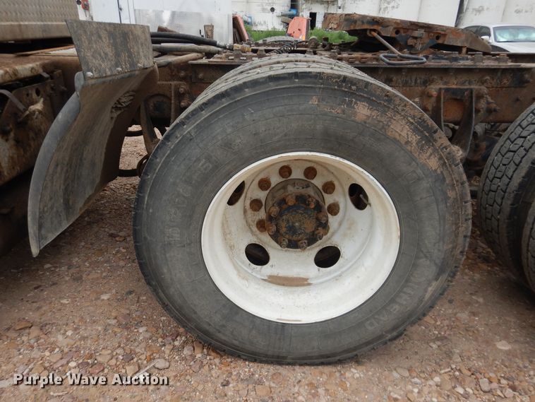 image for item DL0411 2010 International ProStar  semi truck