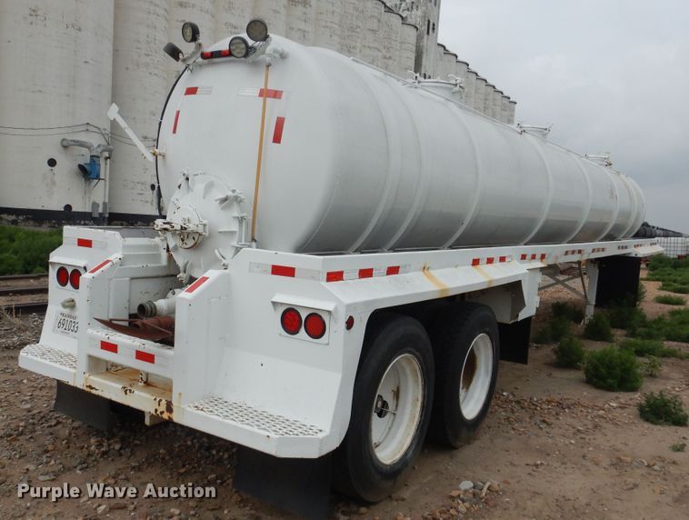 image for item DL0418 2005 Eagle  tank trailer