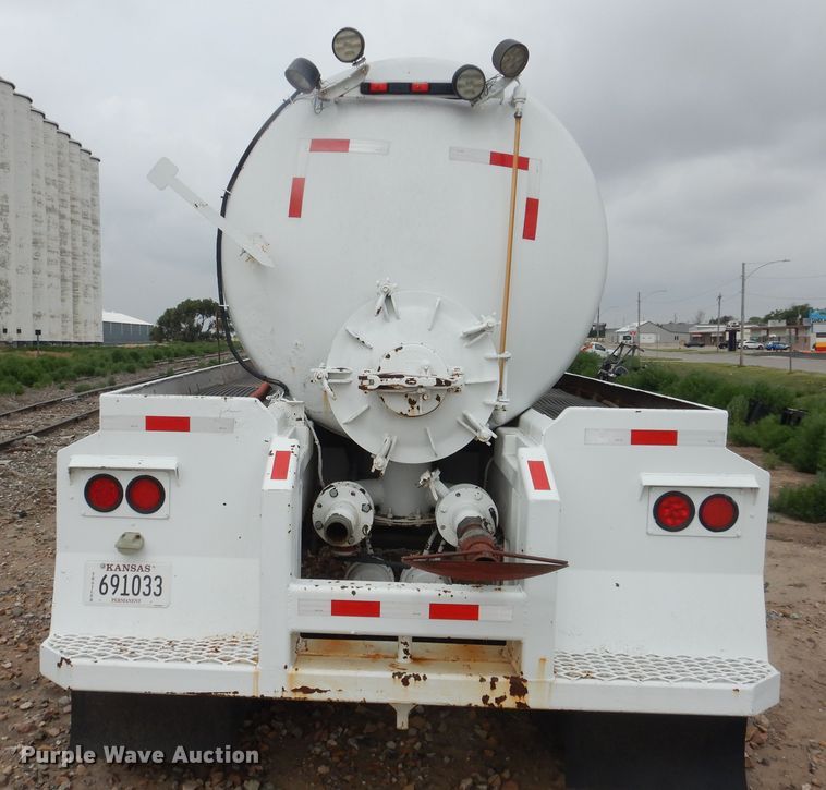 image for item DL0418 2005 Eagle  tank trailer