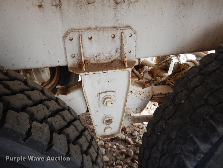 image for item DL0418 2005 Eagle  tank trailer