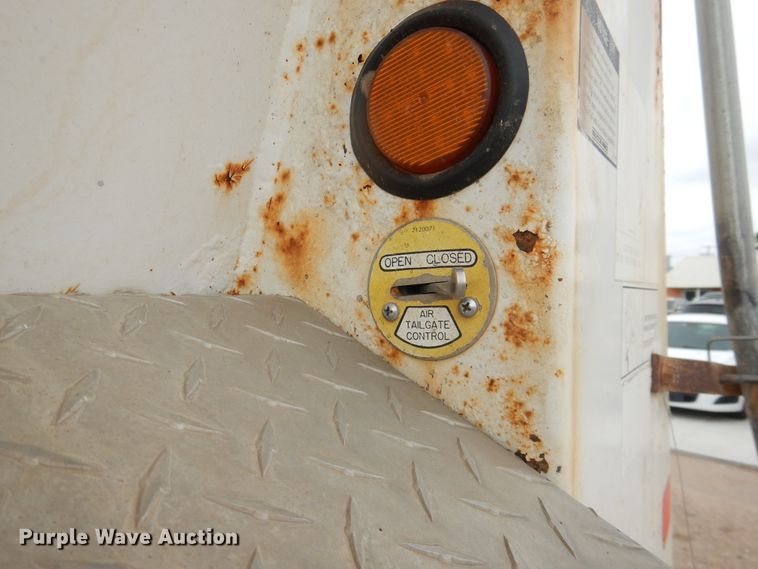 image for item DL0421 2007 Clement Starlite  end dump trailer