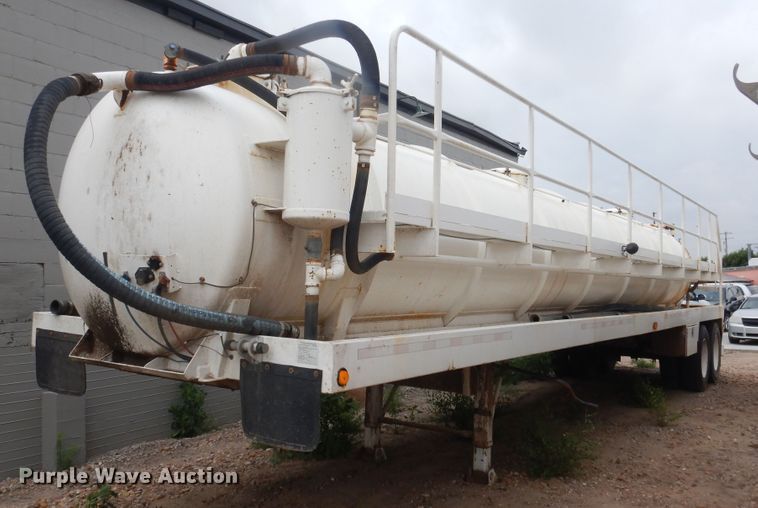 image for item DL0422 2012 Jack  tank trailer